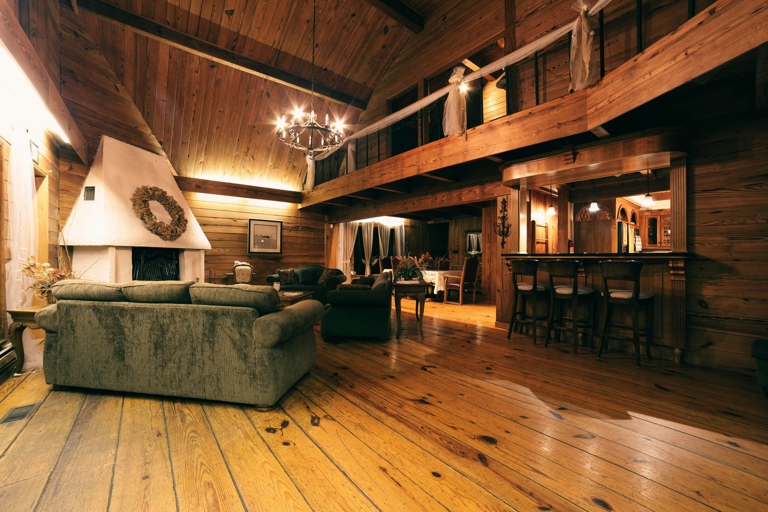 Intérieur d'un chalet en bois à Tignes